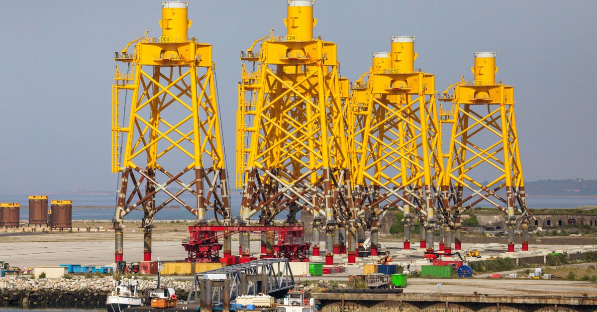 Offshore wind is building 41GW and committing to 2GW more